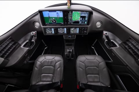 2018 Cirrus SF50 Vision Jet (N360TT) photo 4