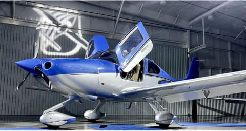 2019 Cirrus SR22-G6 Turbo (N17DT) photo 2