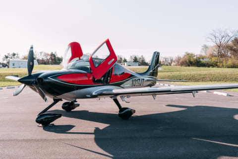 2022 Cirrus SR22-G6 Turbo (N317JT) photo 2
