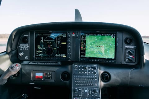 2022 Cirrus SR22-G6 Turbo (N317JT) photo 3