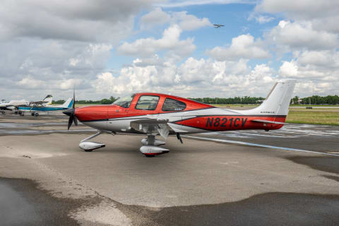 2016 Cirrus SR22-G5 (N821CV) photo 4
