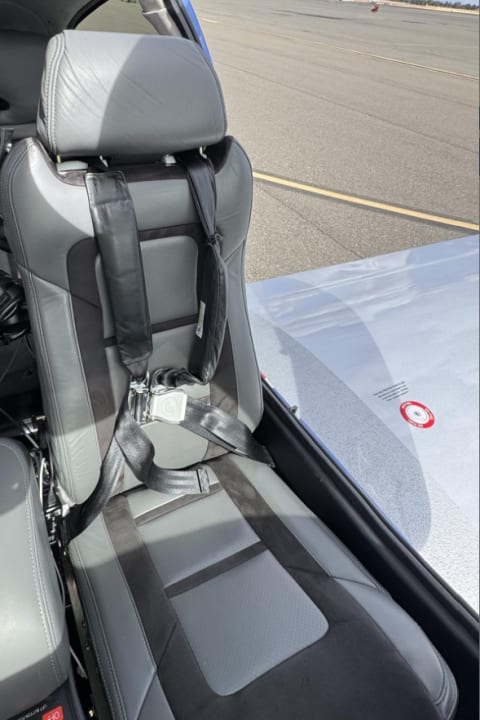 2022 Cirrus SR22-G6 Turbo (N132WW) photo 4