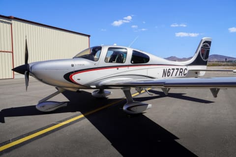 2013 Cirrus SR22-G5 Turbo (N677RC) photo 2