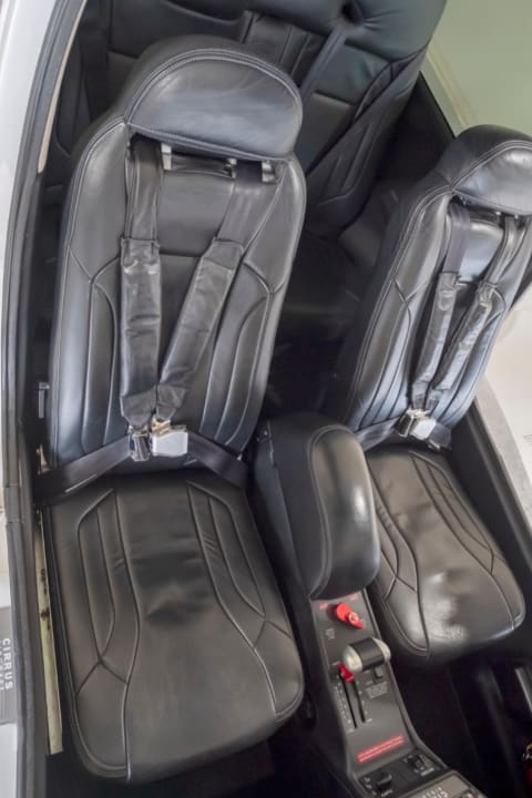 2013 Cirrus SR22-G5 Turbo (N677RC) photo 4