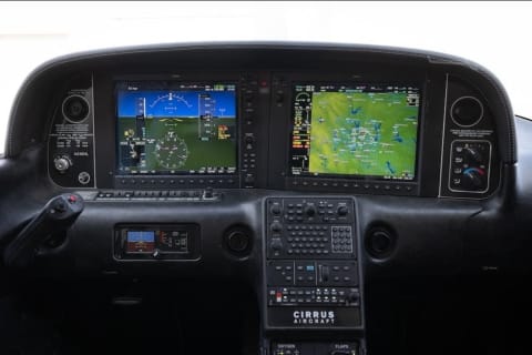 CIRRUS SR22-G5 TURBO (N218HL) photo 3