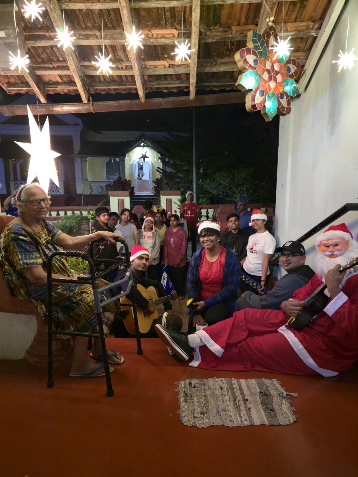 Christmas Serenading — Photo 15