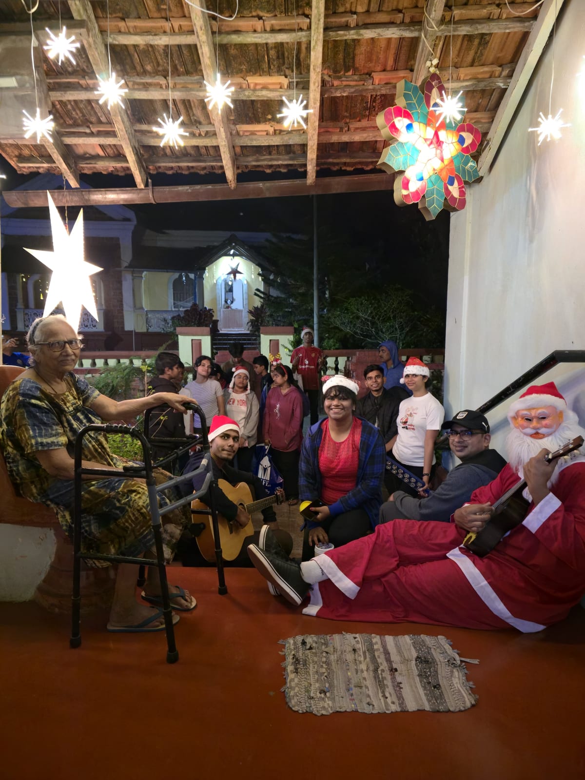 Christmas Serenading — Photo 14