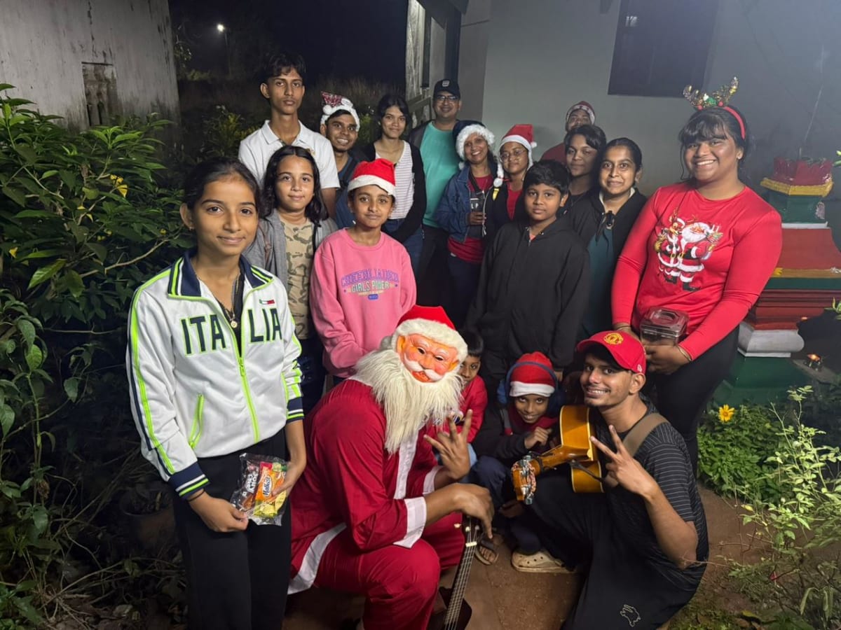 Christmas Serenading — Photo 2