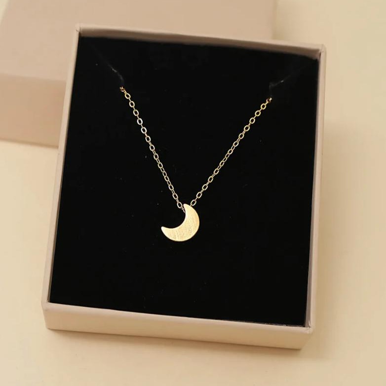 Anti - Tarnish golden color necklace