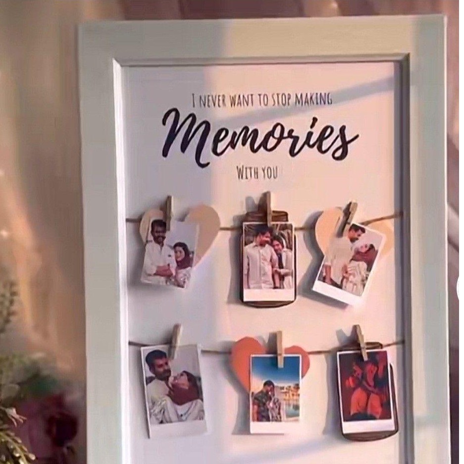 Rerecting rectangular poloid photo frame with wooden clips
