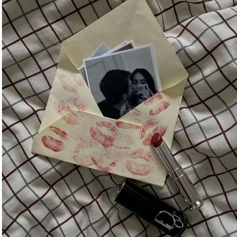 Lip kiss Envelope   and a 10 Polaroids customized