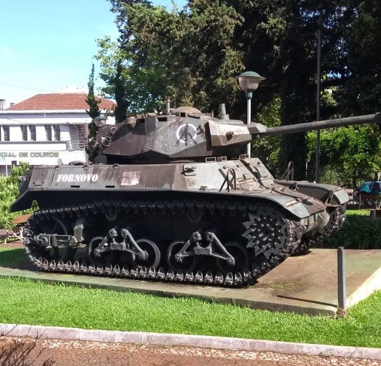 Praça Boleslau Skorupski (carro de combate X-1)