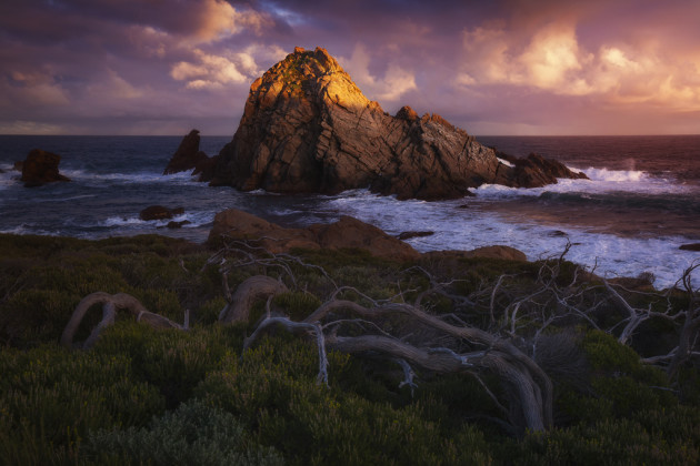 The first light of day reached over Cape Naturaliste to kiss the top of Sugarloaf Rock. Canon EOS 5D MK II, Canon 16-35mm f/2.8 @ 35mm, 1/10s @ f16, ISO 100.