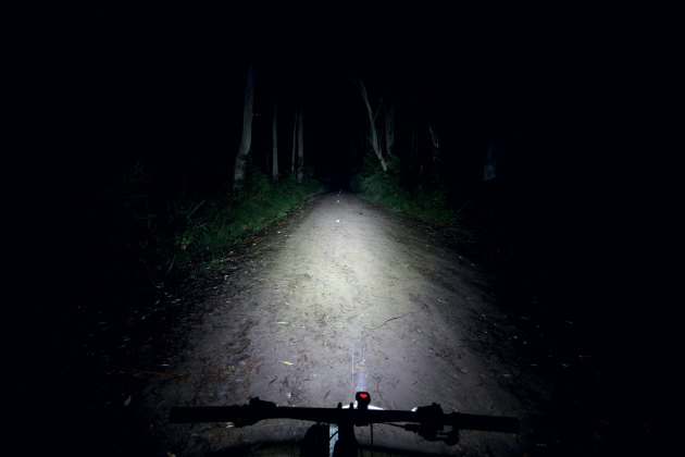 Azur Rechargeable 2000 Lumens Front Head Light Kit Helmet Mount