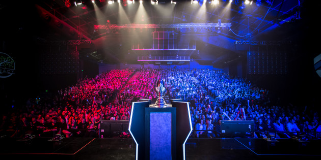 eSports OPL Grand Final trophy and crowd