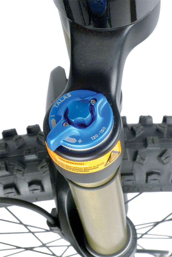 Not only does the back end lift in ‘elevate’ mode, you can also drop the forks to assist on steeper climbs