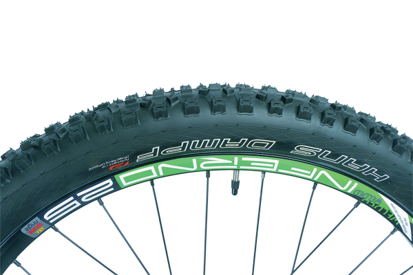 Schwalbe’s Hans Dampf tyres nicely complement the descending prowess of the Jekyll