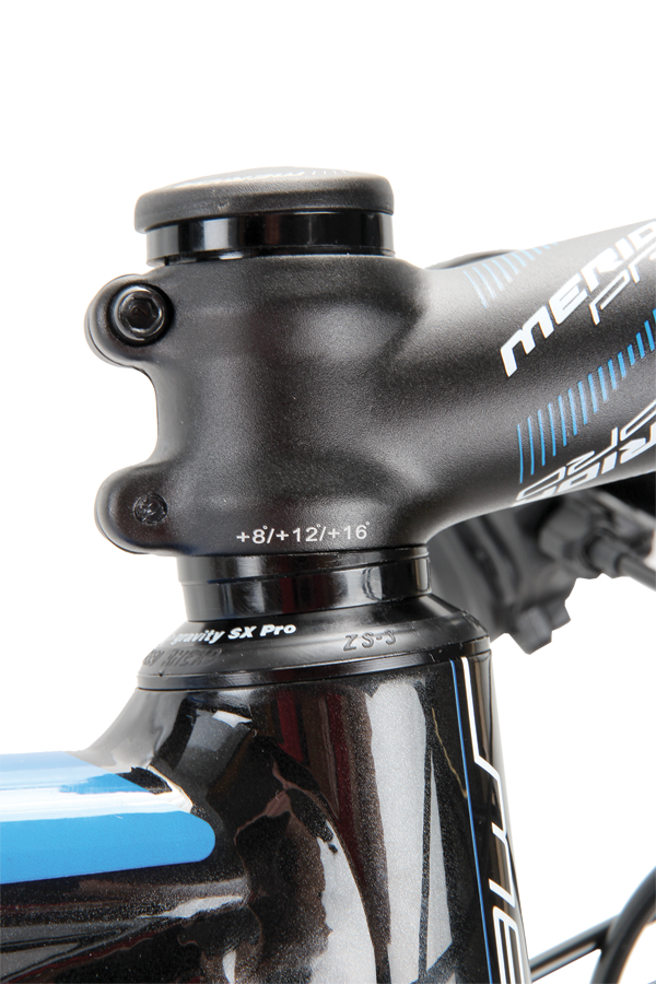 The Merida branded alloy stem offers numerous settings that allow you to fine tune the handlebar height.