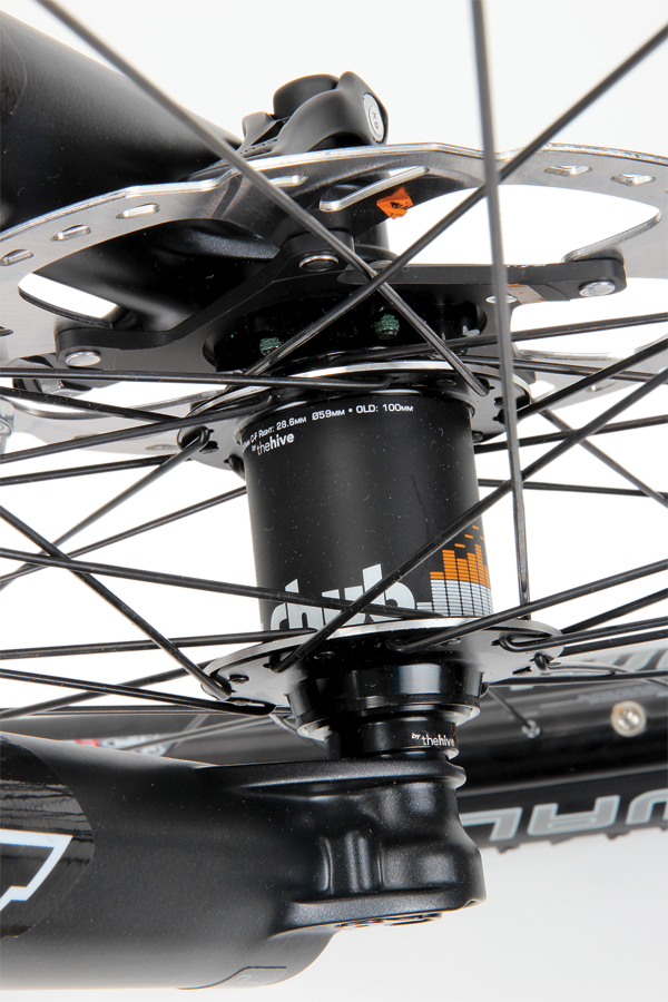 An interesting inclusion on the Santa Cruz XTR build kit—the massive carbon shell Chub hub is designed to further enhance steering precision. 