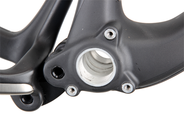 The threaded bottom bracket is another nod towards user serviceability while the ISCG mount allows greater flexibility when choosing a chain device.