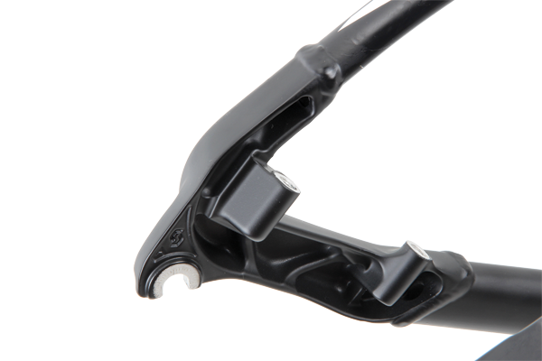The forged drop out pieces are heavily shaped for weight reduction and form a nice feature on the alloy Scale.