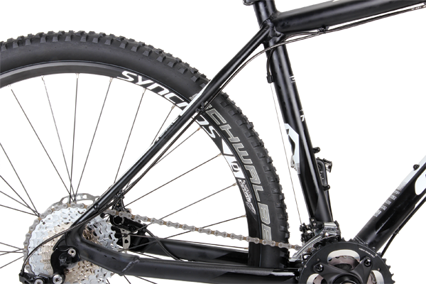 The chainstays are quite slim and almost reminiscent of the carbon Scale.