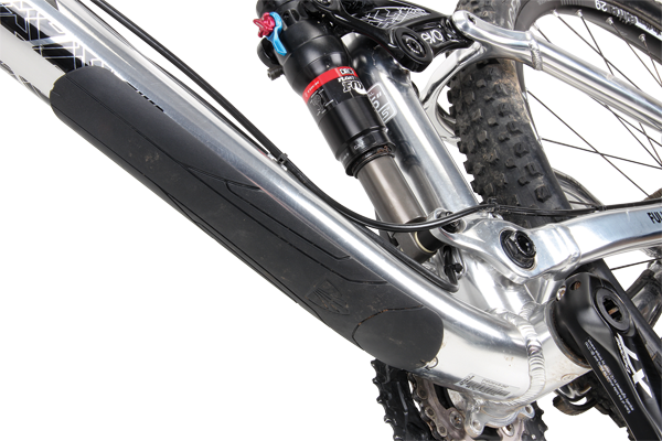 Just like on their carbon models, the down tube features a rubber bash guard to protect it from rock strikes.