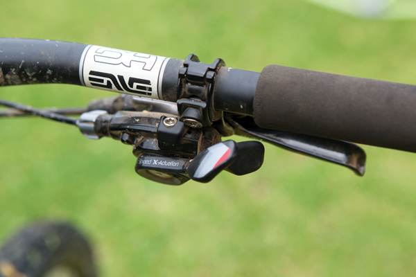 Handlebars are becoming more and more cluttered with different levers and devices, so it's nice to simplify and just have one lever.
