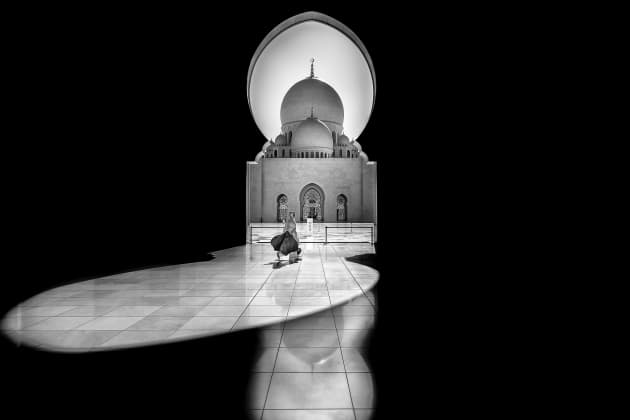 Photo has been taken in The Sheikh Zayed Grand Mosque Abu Dhabi. Copyright: © Amri Arfianto, Indonesia, Commended, Open, Architecture (open), 2017 Sony World Photography Awards