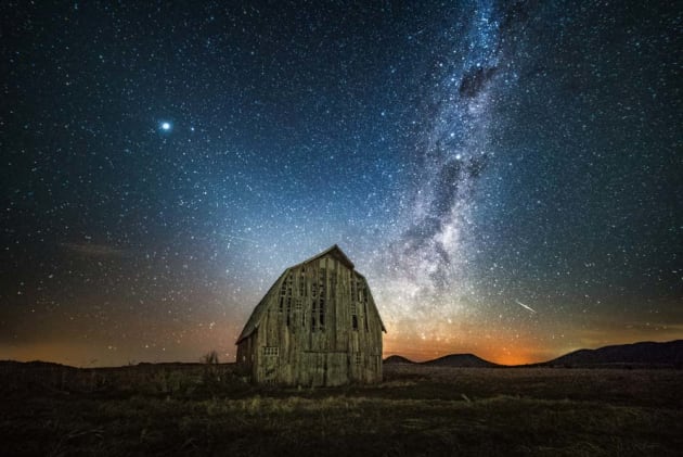 The ‘Superman’ barn in Breeza, NSW. We received permission from the owners to shoot here and were treated to a great display of the stars before sunrise. This image was taken in the second week of January showing that the Milky Way can be photographed quite early in the year if you’re prepared for a 3am wake up! Sony A7S, Samyang 14mm f/2.8 lens, 25s @f/2.8, ISO 8000, tripod.