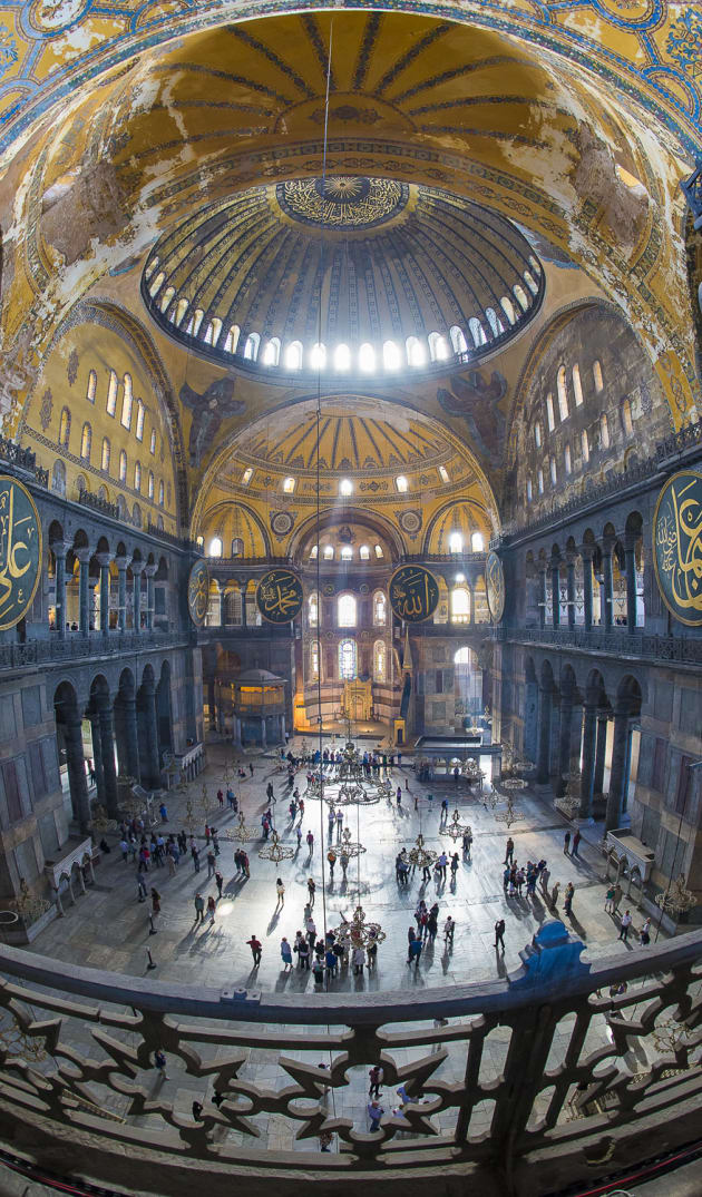 Istanbul, Turkey, with a wide angle lens. Nikon D600, 16mm f/2.8 lens. 1/60s @ f5.6, ISO 1600.