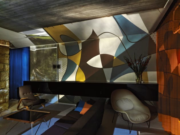 Lounge Room, Rose Seidler House with outside mural, 2016. Photo by Robyn Stacey.