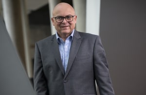 Chris Foley to step down from APCO