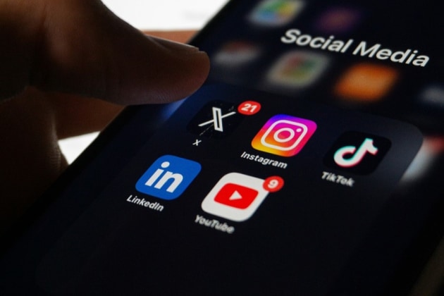 Social media overtakes TV and news websites as top news source