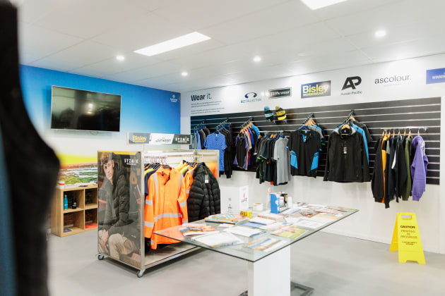 Online design platform: Combining regional manufacturing with modern accessibility