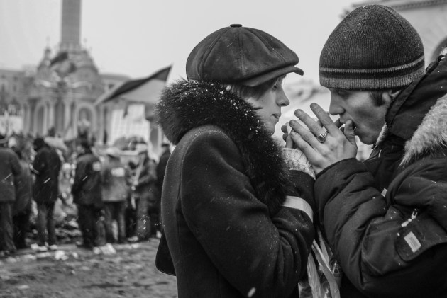 © David Guttenfelder. Ukrainian Demonstrators in the Orange Revolution. Courtesy of Vital Impacts.