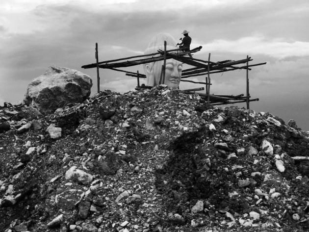 2nd Place – Travel: The Sculptor by Zarni Myo Win, Myanmar
“A man sculpting a Buddha statue near Ayerwaddy river bank.”
Location: Ayeyarwady River, Myanmar. Shot on iPhone 7 Plus