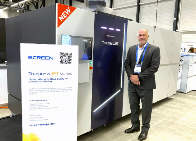 Peter Scott with Screen’s new JET 560HDX commercial/ book digital press: Offset+ quality on offset stocks