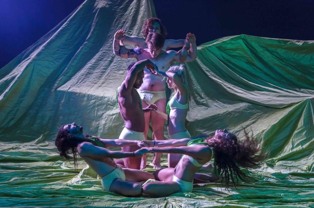 'Habitus', by Garry Stewart. Dancers (L-R): Matt Roffe, Thomas Fonua, Thomas Bradley, Michael Ramsay, Samantha HInes, Zoe Dunwoodie.
Photo: CHRIS HERZFELD, CAMLIGHT PRODUCTIONS