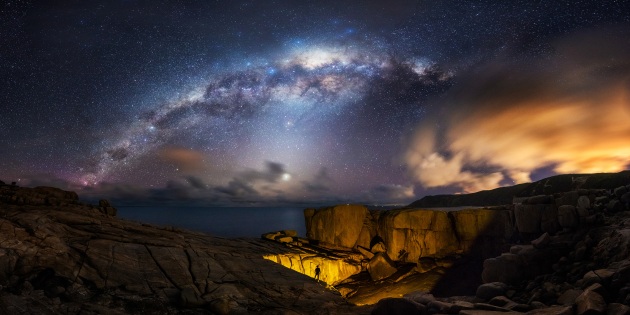 Albany Milkyway © Yifan Bai (China). Nikon D810 camera, 15 mm f/2.8 lens, ISO 5000, 25 x 30-second exposures