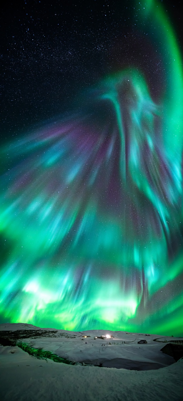 Aurora like phoenix © Wang Zheng (China). Sony ILCE-7R2 camera, 12mm f/2.8 lens, ISO 6400, 8-second exposure.