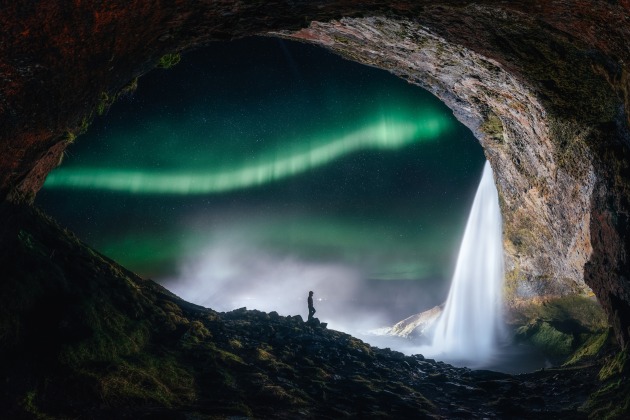 Aurora outside the tiny cave © Sutie Yang (China). Nikon D850 camera, 14 mm f/2 lens, ISO 1250, 18 x 4-second exposures.