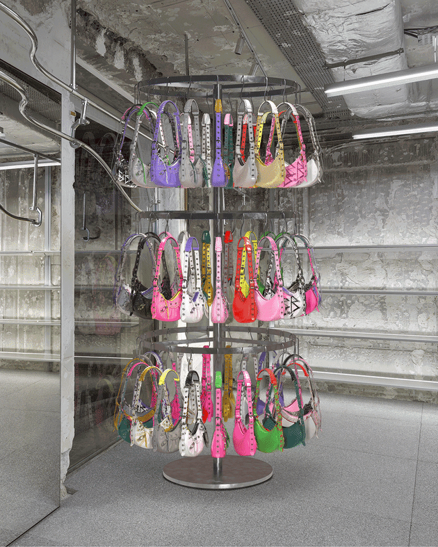 balenciaga-le-cagole-carousel-animation.gif
