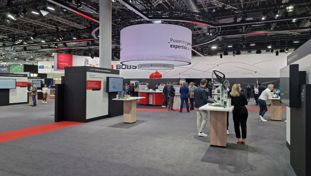 Look mum no kit: radical stand for Bobst