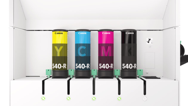 Consistent, high-quality output: The Colorado M-Traffic comes equipped with Canon’s UVgel 540-R inks and connected to the SAi FlexiCOMPLETE 3M Traffic Edition software