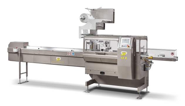 GSP 45 S flow wrapping machine accommodates various product sizes.