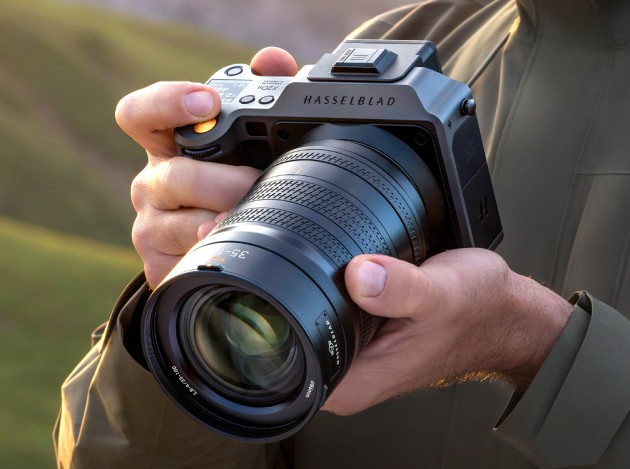 The Hasselblad X2D II 100C with the XCD 2,8–4/35–100E lens