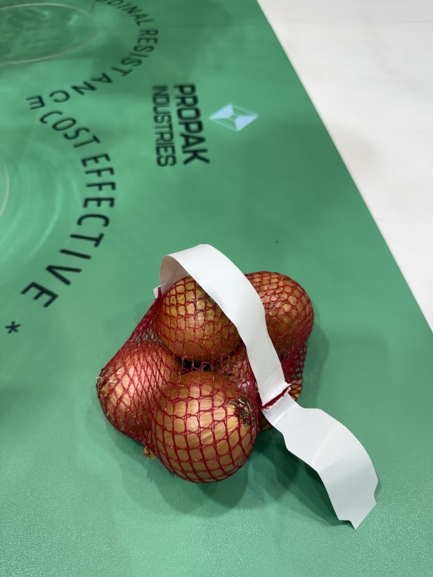The new pack is designed as a single-material structure, with the net, handle and tag all made from the same soft plastic material.