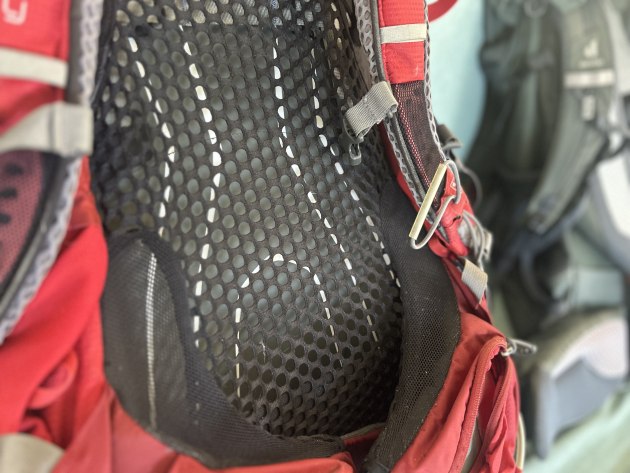 Consider what type of air ventilation the pack offers.
