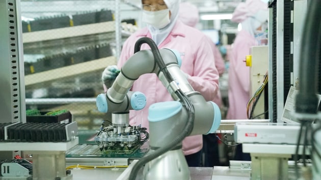 JVC turns to Universal Robots to improve its productivity and ensure consistent quality at its subsidiary in Indonesia.